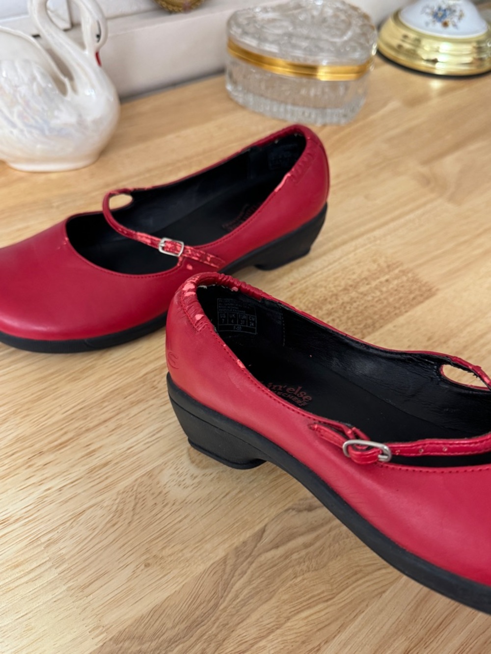 2000s Skechers Red Faux Leather Mary Jane Chunky Clogs Size 7 Whimsy Grunge - Picture 10 of 15